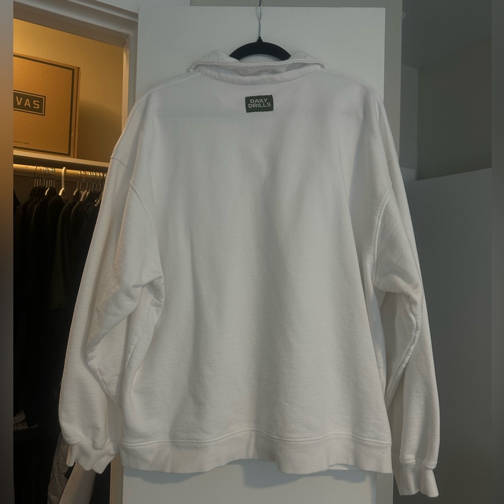 Daily drills white collared sweatshirt